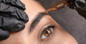 Read more about the article How Long Does Microblading Last? Unveiling the Beauty and Longevity of Microblading
